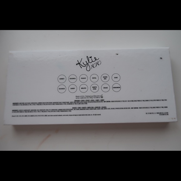 Kylie Cosmetics Royal Peach Palette - Picture 2 of 3